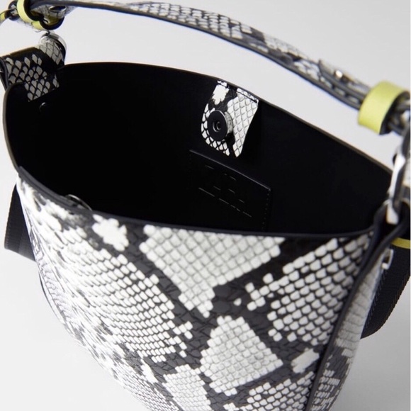 Zara NWT Animal Print Python Snake Shoulder Bag - Picture 2 of 8